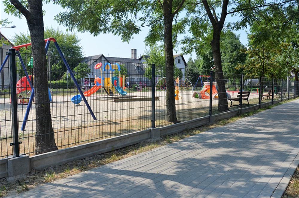 Ogrodzenie z furtką i bramą wjazdową